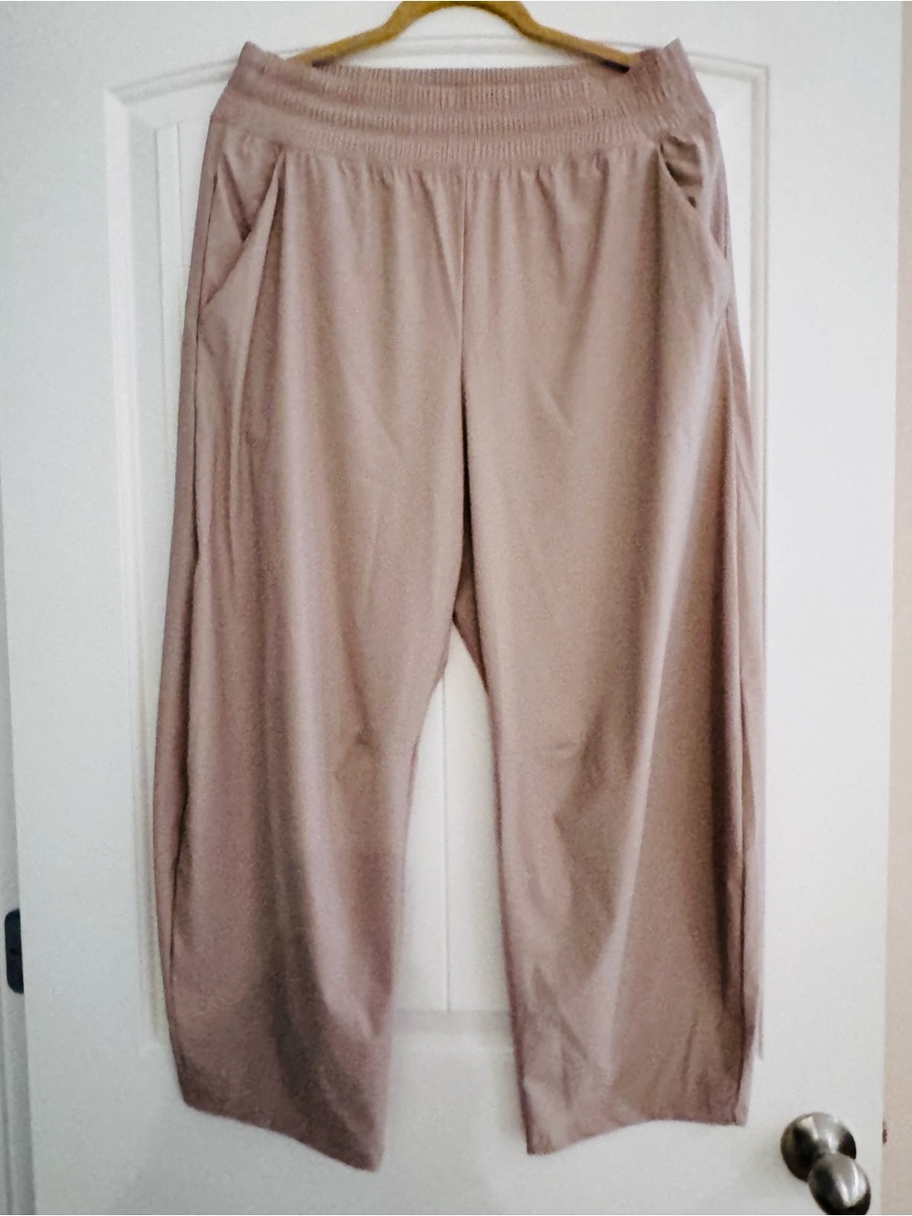 Old Navy SleekTech Barrel Pants